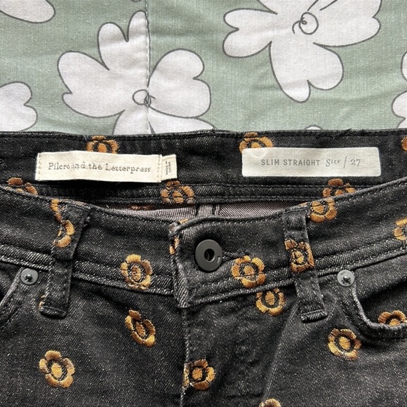 Pilcro Anthropologie | Embroidered Slim Straight Jeans Floral Black 27 - Picture 9 of 10